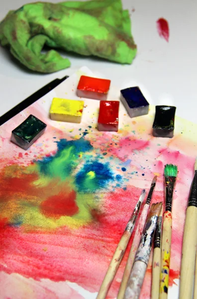 Mix of watercolors and paintbrushes — Stock Photo, Image