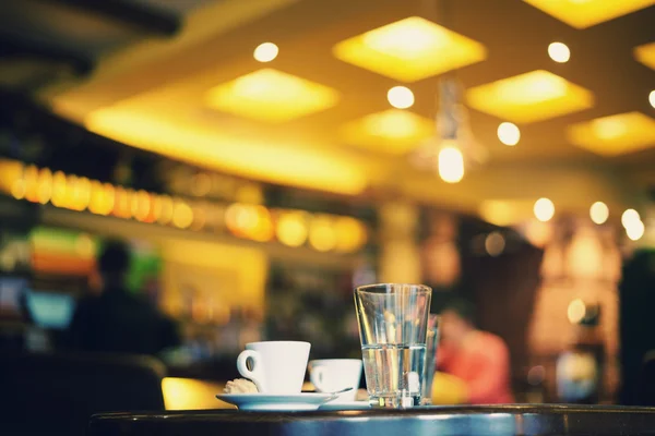 Koffiekopje in café winkel - vintage effect stijl foto 's — Stockfoto