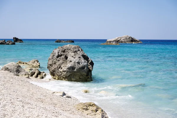 莱夫卡达岛在爱奥尼亚海，希腊 Kathisma 海滩. — 图库照片