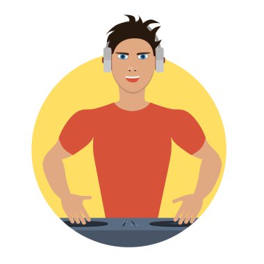 DJ konsolu ile gülümseyen