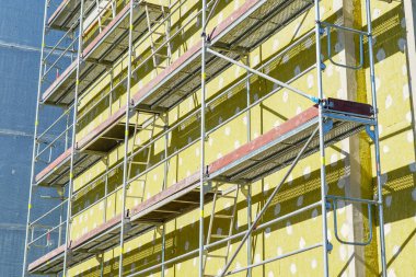 Evin dış duvar ısı yalıtımı, mineral yün kaplamalı.