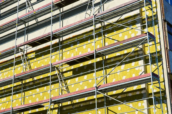 Evin dış duvar ısı yalıtımı, mineral yün kaplamalı.