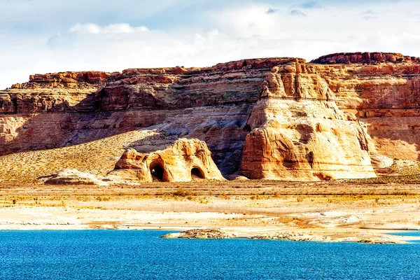 Baies sur la rive du lac Powell — Photo