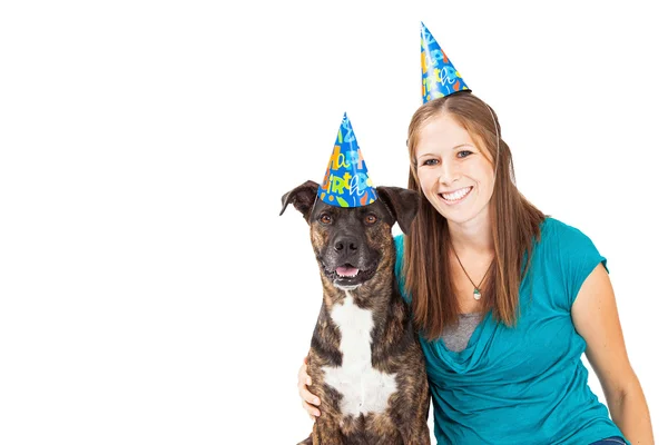 Happy Birthday Mädchen und Hund — Stockfoto