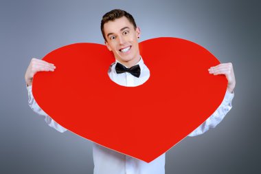 adam nişanlı. Sevgililer günü. Aşk kavramı.