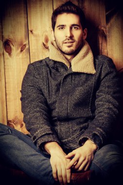 Batı tarzı. Erkek güzelliği.