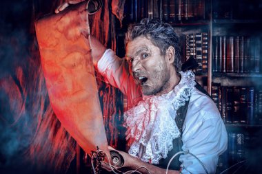 etkileyici bir bilim adamı. Simyacı. Cadılar Bayramı.