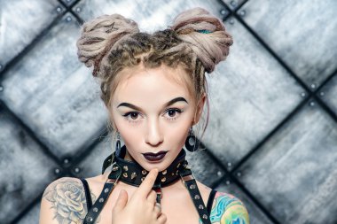 siyah gözleri. BDSM.