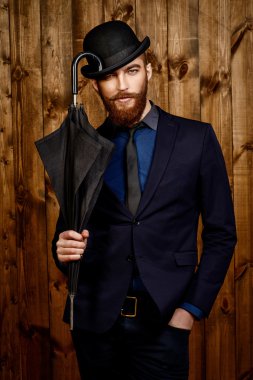 İngiliz beyefendisi. Eski stil moda.