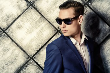 çağdaş adam. Erkek güzelliği,