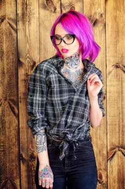 . optik tarzı. Dövme.