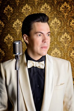 60'lı ve şarkıcı