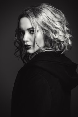 Gotik kız. Kozmetik