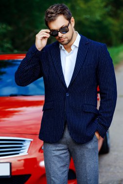 yakışıklı adam açık