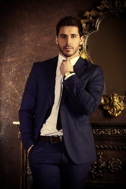 başarılı adam. Erkek güzelliği, moda.