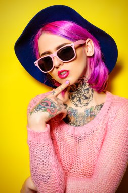 gösterişli stil. Optik tarzı. Dövme.