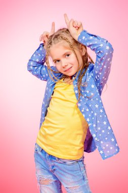 İyi eğlenceler. Çocuğun stili.