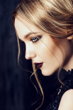 Gothic makyaj. Güzellik, moda. Kozmetik.