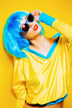 parlak stil. Optik, gözlük.