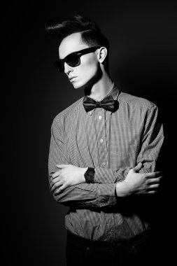 moda vurdu. Erkek saç kesimi.