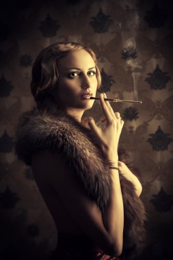 Retro dalgalar. Güzel bir kadın Vintage portresi. 