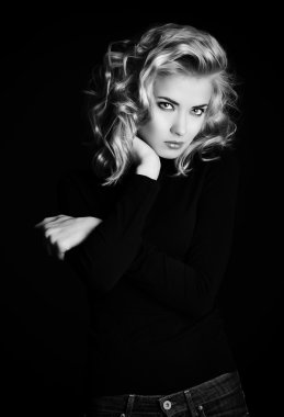 Klasik portre. Makyaj, dumanlı gözler.