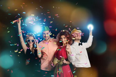 arkadaşları ile parti