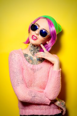 son derece trendy. Optik tarzı. Dövme.