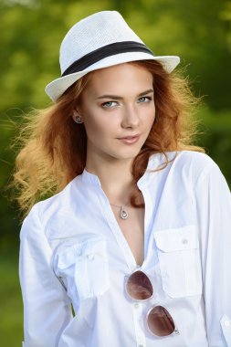 Bayan seksi saç ile