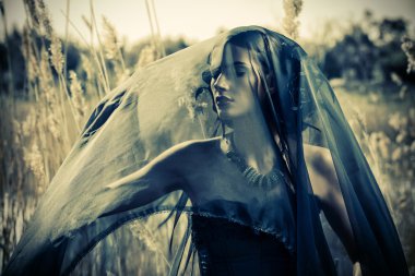 dramatik kadın arıyorum