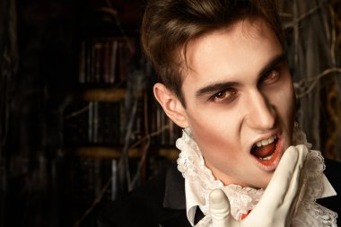 vampir ısırıkları. Cadılar Bayramı. 