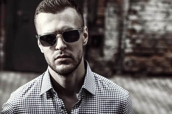 acımasız adam portresi