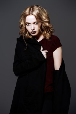 yaş sorunu, dramatik kız