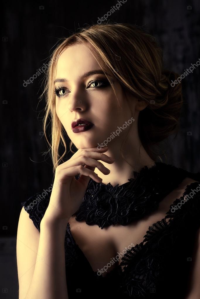 Dame Gothique Rouge à Lèvres Maquillage Marron