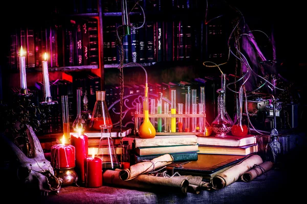 https://st2.depositphotos.com/1606463/5475/i/450/depositphotos_54752129-stock-photo-ancient-laboratory.jpg