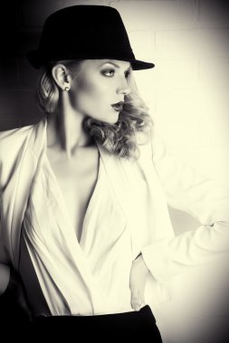 siyah-beyaz retro