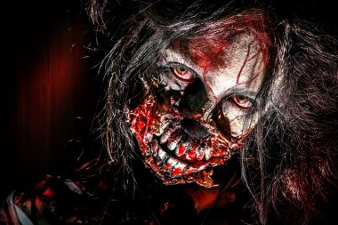 zombi gözler