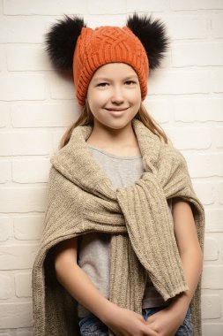 şapkalı şirin kız