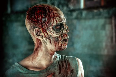 korkunç zombi