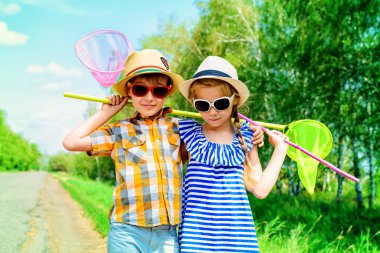 kelebekler yakalamak