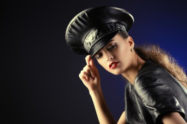 Polis kadın