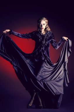 kadın vimpire siyah