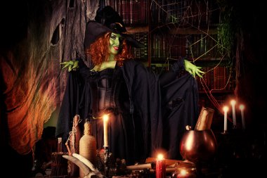 Peri kötü kalpli cadı