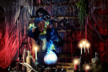 Büyücü inine zehir