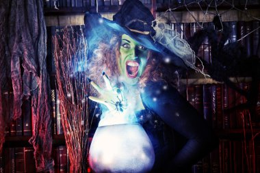 sihirli cadı demlemek