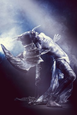 büyük boynuzları. Sanat projesi.