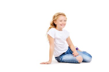 rahat kız gülümseyerek