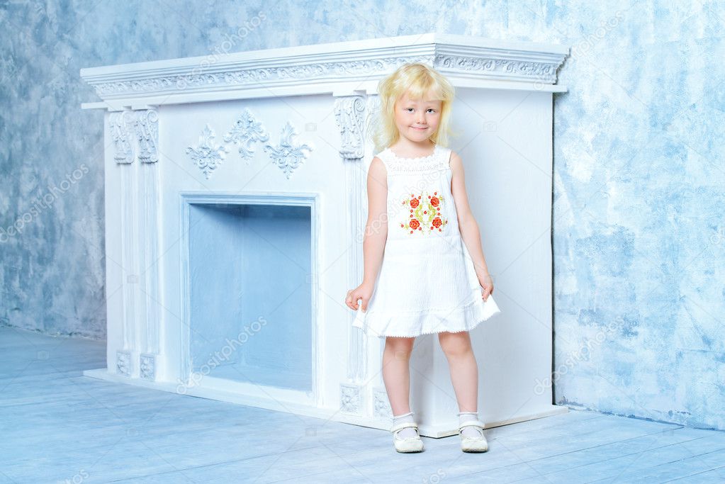 angel child in white