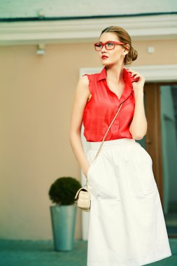 Çift kadınlar gözlük