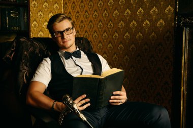 bir adam saygıdeğer yaşam